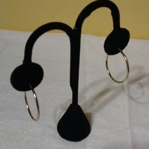 Gold tone hoop earrings pierced NWT 3cm (sku 178)